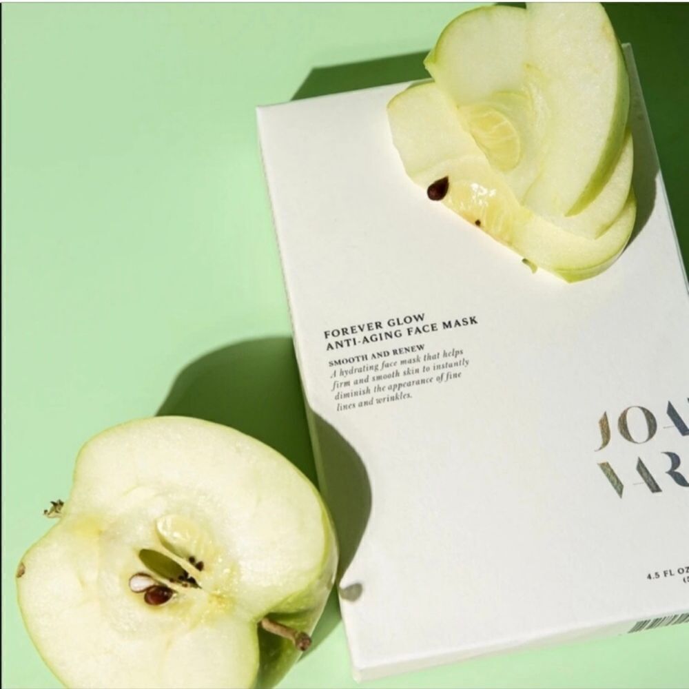 Joanna Vargas Anti-Aging Face Mask